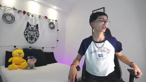 Maiky Cooper online show from February 2025 06:13:02 PM