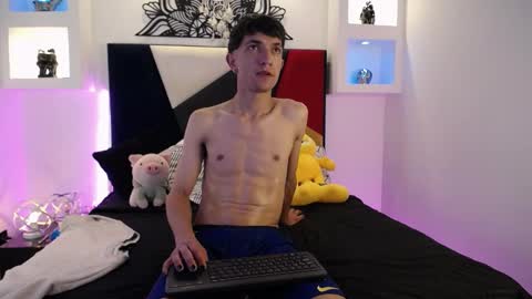 Maiky Cooper online show from March 2025 04:04:01 AM