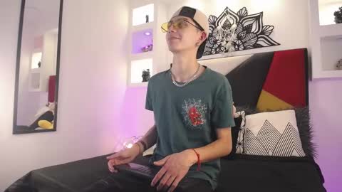 Maiky Cooper online show from March 2025 03:56:01 AM