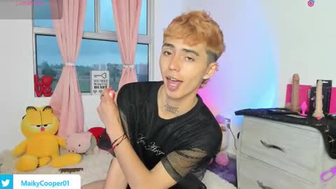 maiky_cooper01 online show from February 2026 09:44:01 PM