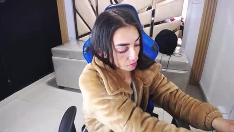 Maily online show from December 2025 02:50:02 AM