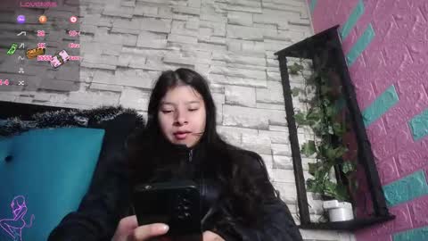 Snapshot of maily_can chatting on December 2025 12:42:02 PM MAILY CAN online show from December 2025 12:42:02 PM