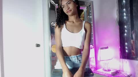Snapshot of mailyn_gold chatting on April 2026 11:46:02 AM mailyn_gold online show from April 2026 11:46:02 AM