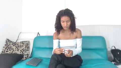 Snapshot of mailyn_gold chatting on July 2026 12:00:01 PM mailyn_gold online show from July 2026 12:00:01 PM