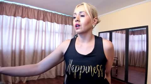 Carolina Barrantes Munera online show from November 2025 11:43:01 AM