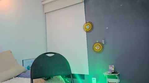   Lauu online show from February 2026 12:18:02 AM