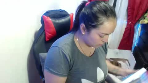Hello friends Im on another account    online show from January 2025 02:37:02 AM