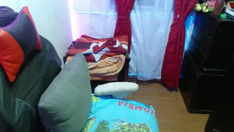 Hello friends Im on another account    online show from February 2025 03:06:01 AM