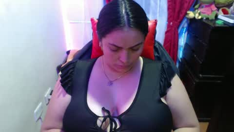 Hello friends Im on another account    online show from February 2025 08:11:02 AM