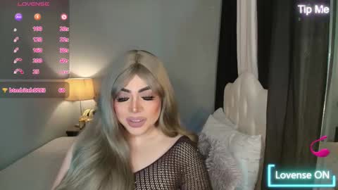 Snapshot of majestydannaxx chatting on November 2025 03:51:02 AM majestydannaxx online show from November 2025 03:51:02 AM