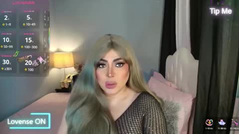 Snapshot of majestydannaxx chatting on December 2025 03:12:01 AM majestydannaxx online show from December 2025 03:12:01 AM