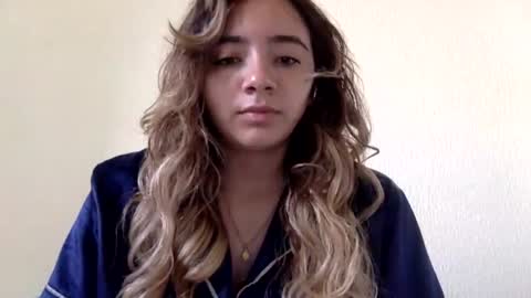 Snapshot of majo_gomezz chatting on June 2026 04:00:01 PM majo_gomezz online show from June 2026 04:00:01 PM