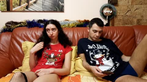 Snapshot of make_me_feel chatting on December 2024 08:44:02 PM Lena Ian online show from December 2024 08:44:02 PM