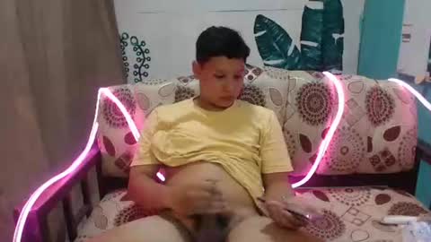 Snapshot of makehugecock chatting on November 2025 08:47:01 AM makehugecock online show from November 2025 08:47:01 AM