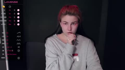 Snapshot of makelovenotwarbitchess chatting on November 2025 07:19:01 AM Ruby online show from November 2025 07:19:01 AM