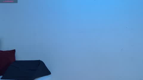 Snapshot of makii__ chatting on December 2025 09:32:02 PM Maki online show from December 2025 09:32:02 PM