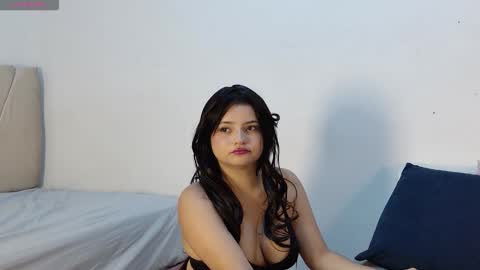 Snapshot of makii__ chatting on February 2026 07:34:01 PM Maki online show from February 2026 07:34:01 PM