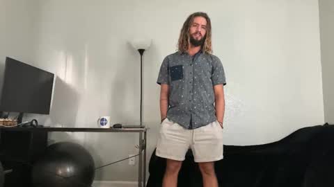 Snapshot of makingmoans chatting on November 2025 12:52:01 PM Mack Makingmoans Twitter online show from November 2025 12:52:01 PM