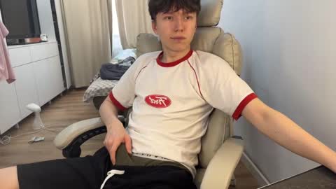 Snapshot of malcolm_yang chatting on October 2025 09:11:01 AM Tom and Mark 3 online show from October 2025 09:11:01 AM