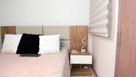 Maleja Diaz online show from April 2026 07:58:02 PM