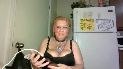 Snapshot of malinda702 chatting on November 2025 03:12:01 AM malinda702 online show from November 2025 03:12:01 AM