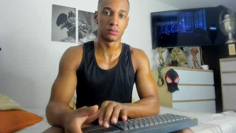 Snapshot of malkongarcia chatting on April 2026 01:03:01 AM malkongarcia online show from April 2026 01:03:01 AM