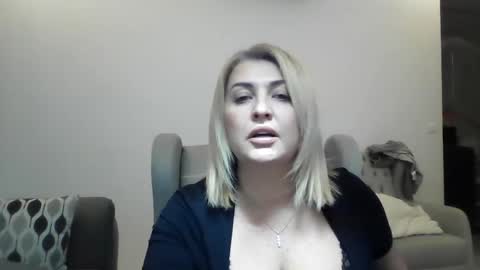 Snapshot of malorine chatting on November 2025 06:08:01 PM malorine online show from November 2025 06:08:01 PM