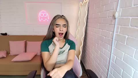 Malory  online show from February 2025 12:41:01 AM