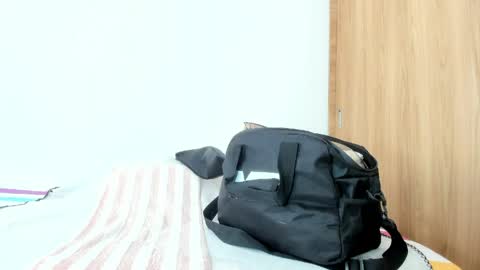 instagram  nueela   online show from April 2026 07:18:02 PM