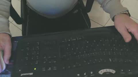 Snapshot of maly246 chatting on February 2026 08:02:01 AM maly246 online show from February 2026 08:02:01 AM