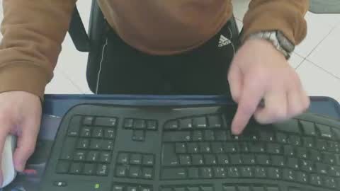 Snapshot of maly246 chatting on February 2026 09:02:01 AM maly246 online show from February 2026 09:02:01 AM