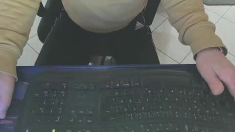 Snapshot of maly246 chatting on February 2026 09:05:01 AM maly246 online show from February 2026 09:05:01 AM