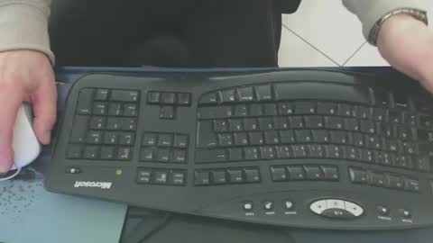 Snapshot of maly246 chatting on February 2026 08:44:02 AM maly246 online show from February 2026 08:44:02 AM