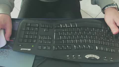 Snapshot of maly246 chatting on February 2026 08:58:02 AM maly246 online show from February 2026 08:58:02 AM