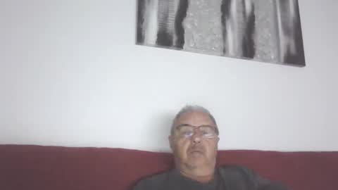 Snapshot of mambow99 chatting on January 2025 08:32:02 PM OLDMANFREE online show from January 2025 08:32:02 PM