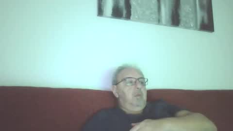 Snapshot of mambow99 chatting on March 2025 01:58:01 AM OLDMANFREE online show from March 2025 01:58:01 AM