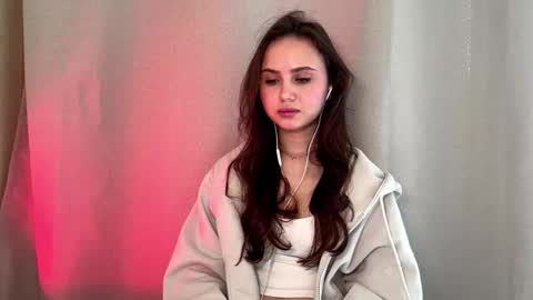 Snapshot of mammieknowles chatting on February 2026 07:30:01 AM Mia Davis online show from February 2026 07:30:01 AM