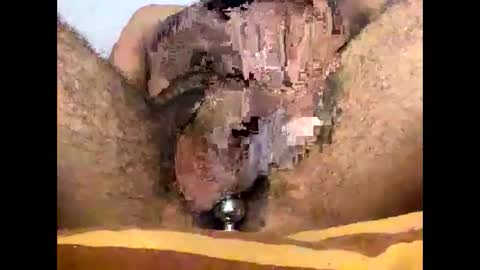 Snapshot of mamoubz chatting on October 2025 10:53:02 PM Clone online show from October 2025 10:53:02 PM