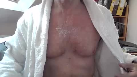 manbitcher online show from March 2026 10:20:01 AM