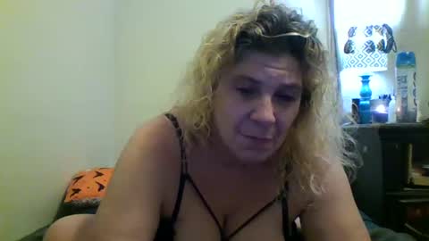 Snapshot of mandilube39 chatting on December 2024 08:34:02 AM mindy22 online show from December 2024 08:34:02 AM