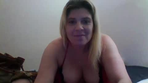 Snapshot of mandilube39 chatting on December 2024 12:38:01 PM mindy22 online show from December 2024 12:38:01 PM