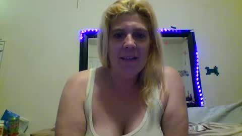 Snapshot of mandilube39 chatting on February 2025 07:56:02 AM mindy22 online show from February 2025 07:56:02 AM