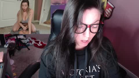 Snapshot of mandybabyxxx chatting on December 2024 07:40:02 PM MandyBabyXXX online show from December 2024 07:40:02 PM