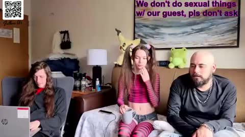 Snapshot of manicpixiedreamfrog chatting on June 2026 03:31:02 PM manicpixiedreamfrog online show from June 2026 03:31:02 PM