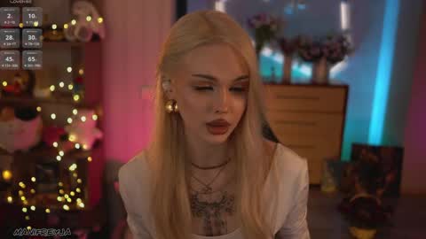 Amelie online show from April 2026 08:40:02 PM