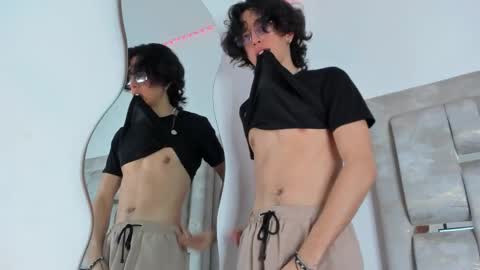 Snapshot of manu_vera8 chatting on November 2025 12:04:01 PM Manuel online show from November 2025 12:04:01 PM