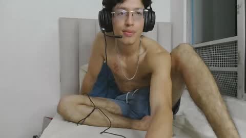 Manuel online show from April 2026 01:39:01 AM