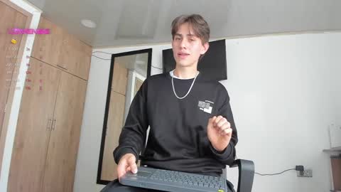 manucute 23  online show from February 2025 05:48:02 PM