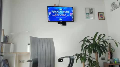 manucute 23  online show from September 2025 03:37:02 PM