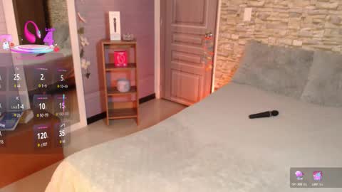 Angela online show from September 2025 11:21:02 AM